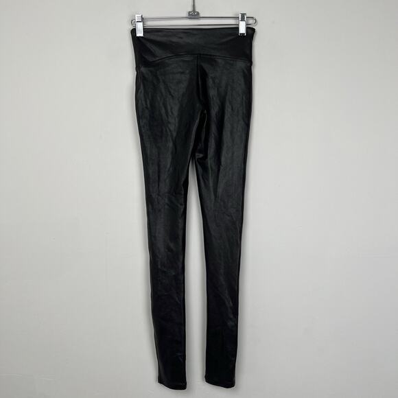 Spanx Women’s Size XS/TP Faux Leather Leggings Black Shiny Vegan High Rise‎ - Picture 2 of 9